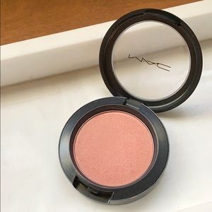 MAC Cosmetics Makeup - MAC Powder Blush in ‘Springsheen’ MAC Cosmetics Makeup - MAC Powder Blush in ‘Springsheen’